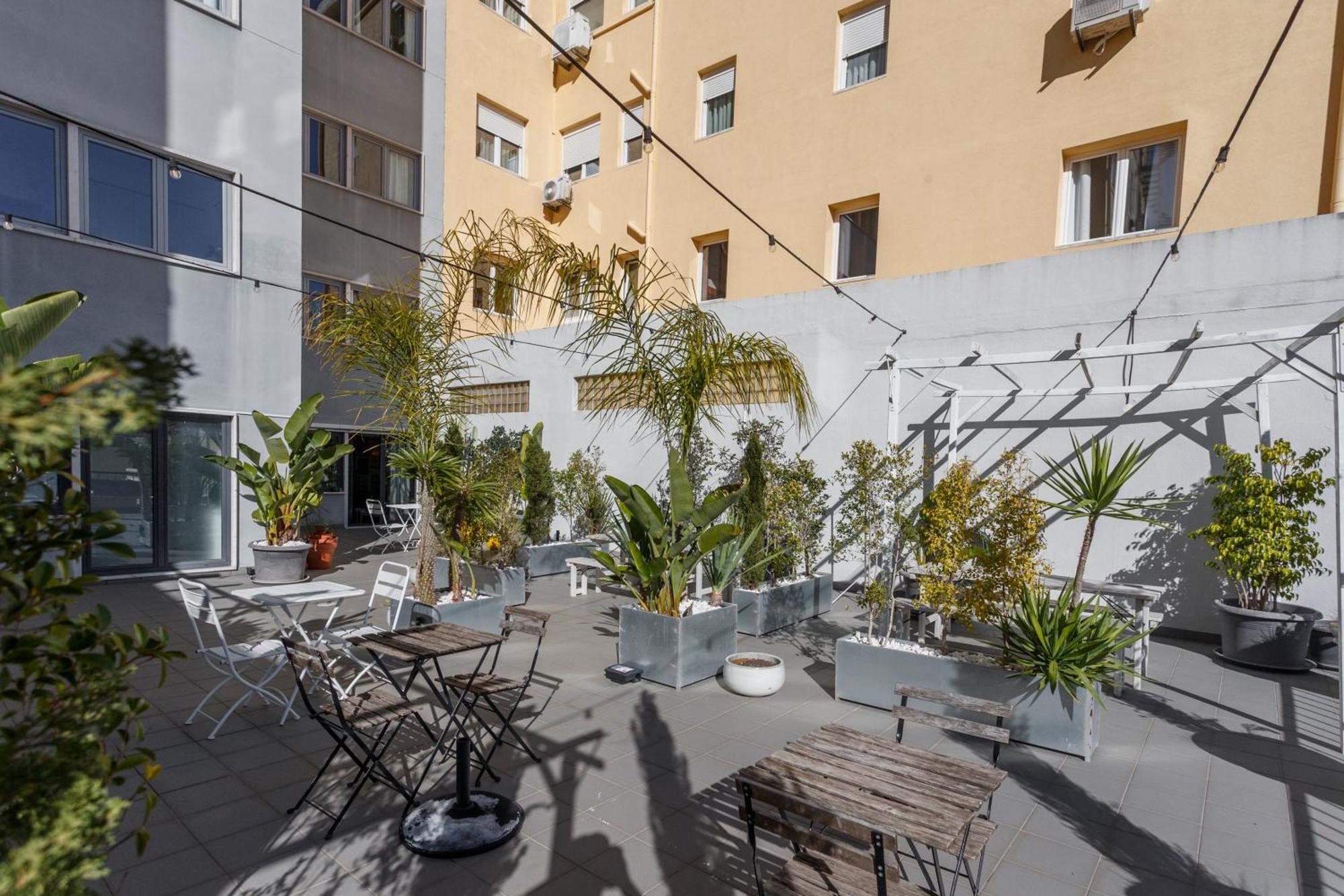 Gin O'Clock In Lisbon - By Misha'S Place 3A Exterior foto